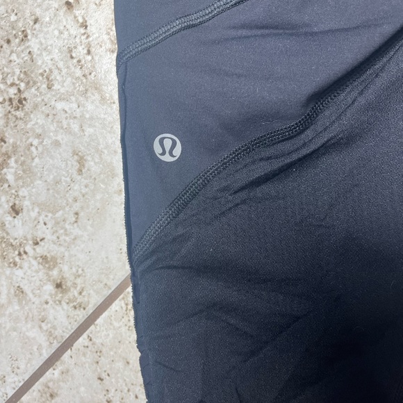 Lululemon Leggings - Floral Waistband & Black - Women’s Size 4 - Picture 3 of 7
